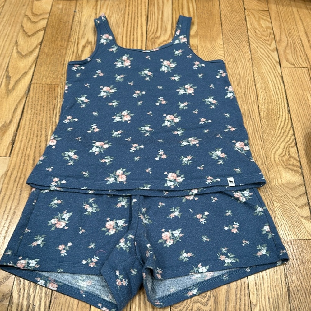 A&F kids pajama set 9/10